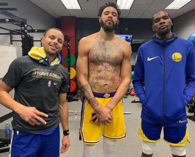 德转列多特历史最贵阵：哈兰德领衔，贝林、桑乔、罗伊斯上榜（德转盘点多特史上最贵阵容：哈兰德领衔，贝林厄姆、桑乔、罗伊斯入围）