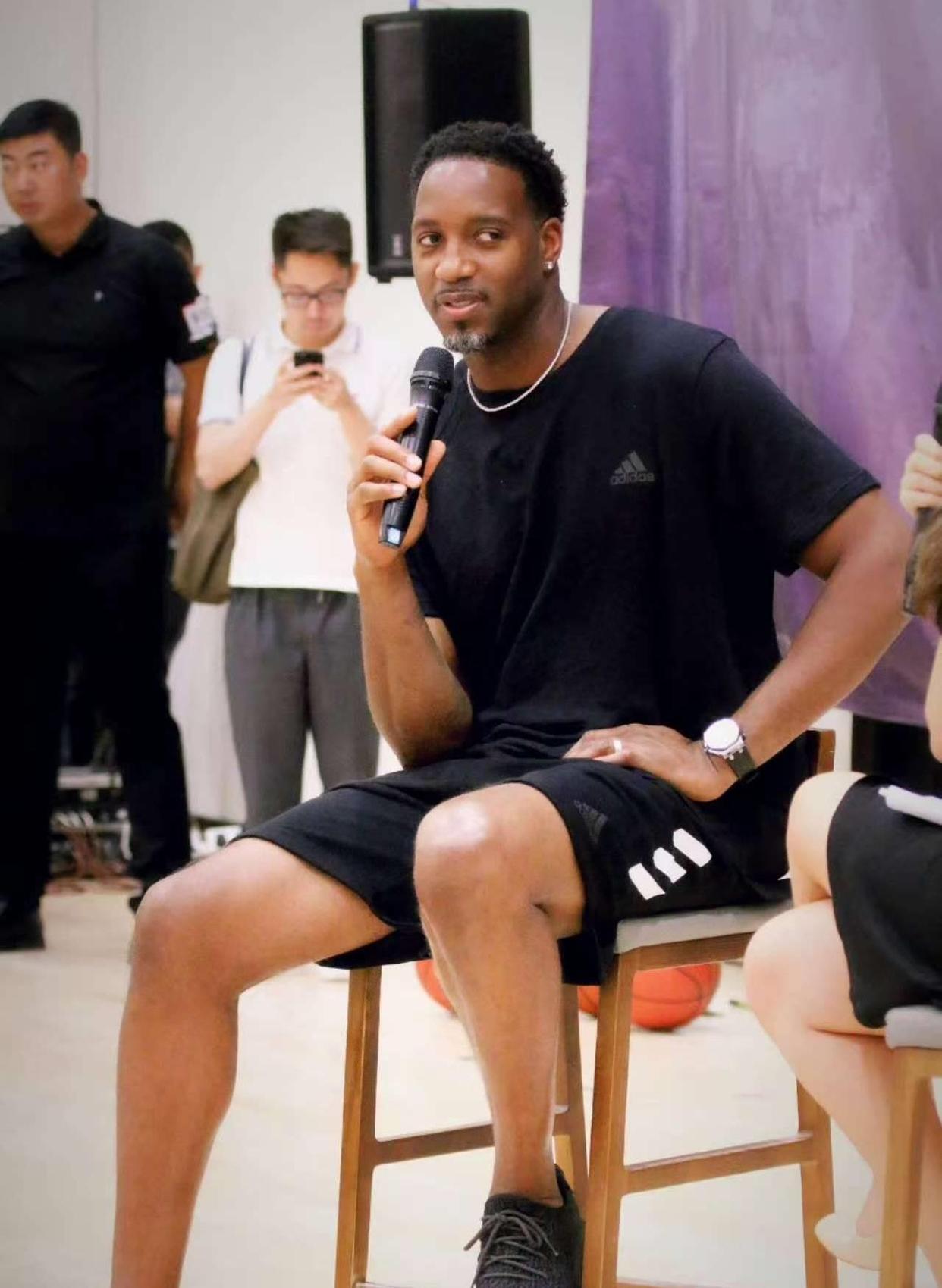 巴萨梅西关键助攻助力进球（梅西送出关键助攻，助巴萨破门）