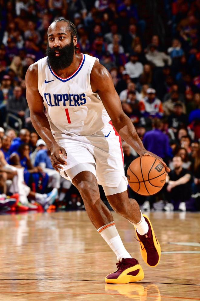 法尔克：于帕优先考虑与拜仁续约，也会考虑巴黎和皇马（法尔克：于帕倾向与拜仁续约，巴黎与皇马仍在候选名单）