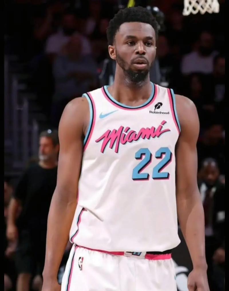 安东尼奥：拜合拉木一直在给球队带来帮助；我让球员远离外界评论（安东尼奥：拜合拉木持续为球队做贡献；我要求球员远离外界声音）