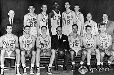 利物浦年轻中场莫顿：里昂中场引援的主要目标（里昂锁定利物浦新星莫顿，列为中场引援头号目标）