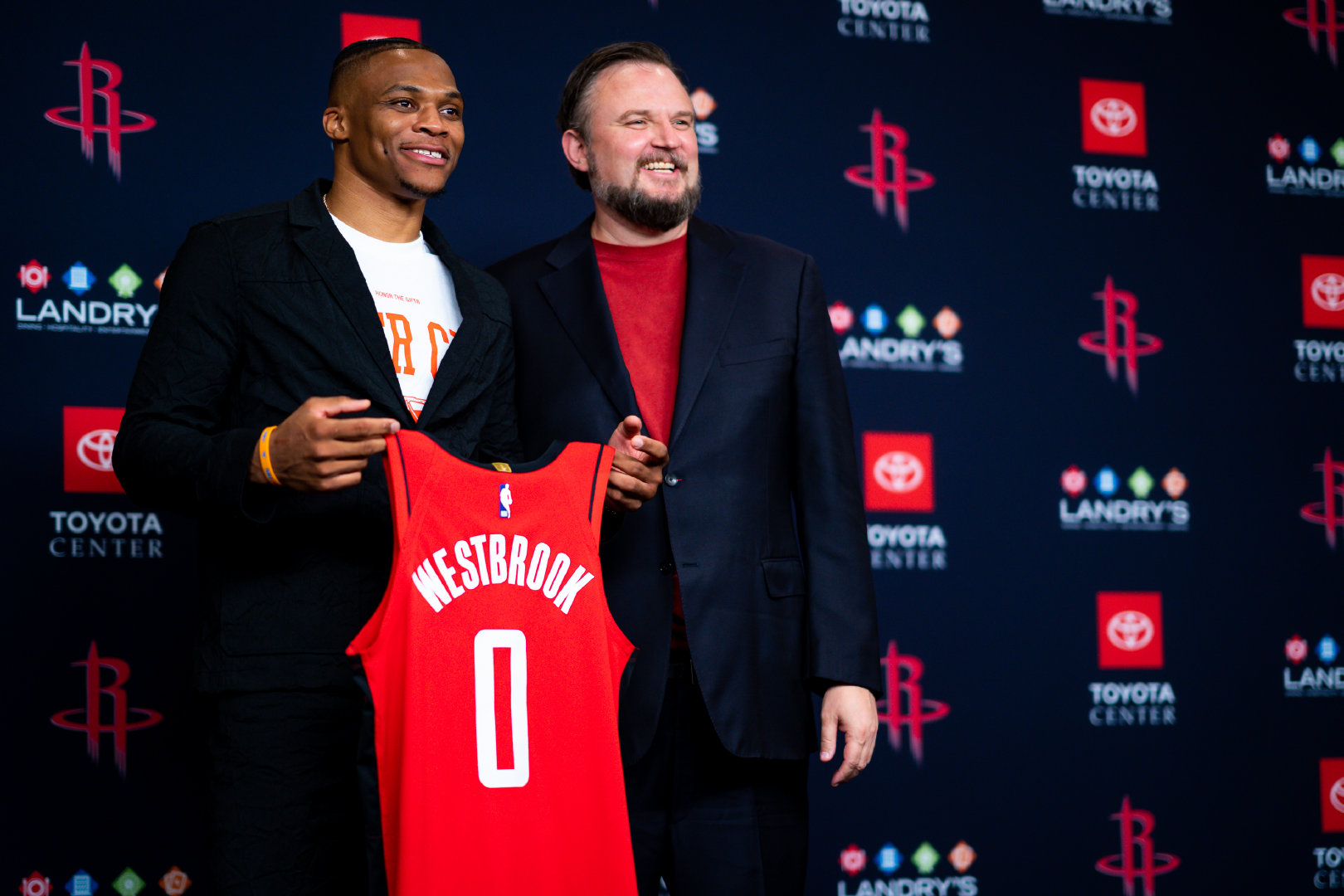 德拉古辛经纪人：球员不考虑离队，不知道转会传闻从何而来（德拉古辛经纪人：球员无意离队，转会流言不知出处）