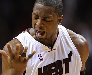 每体：孔德本赛季状态不佳，伊尼戈离队后巴萨防线表现不稳（每体：孔德本季发挥欠佳，伊尼戈离队后巴萨后防起伏明显）