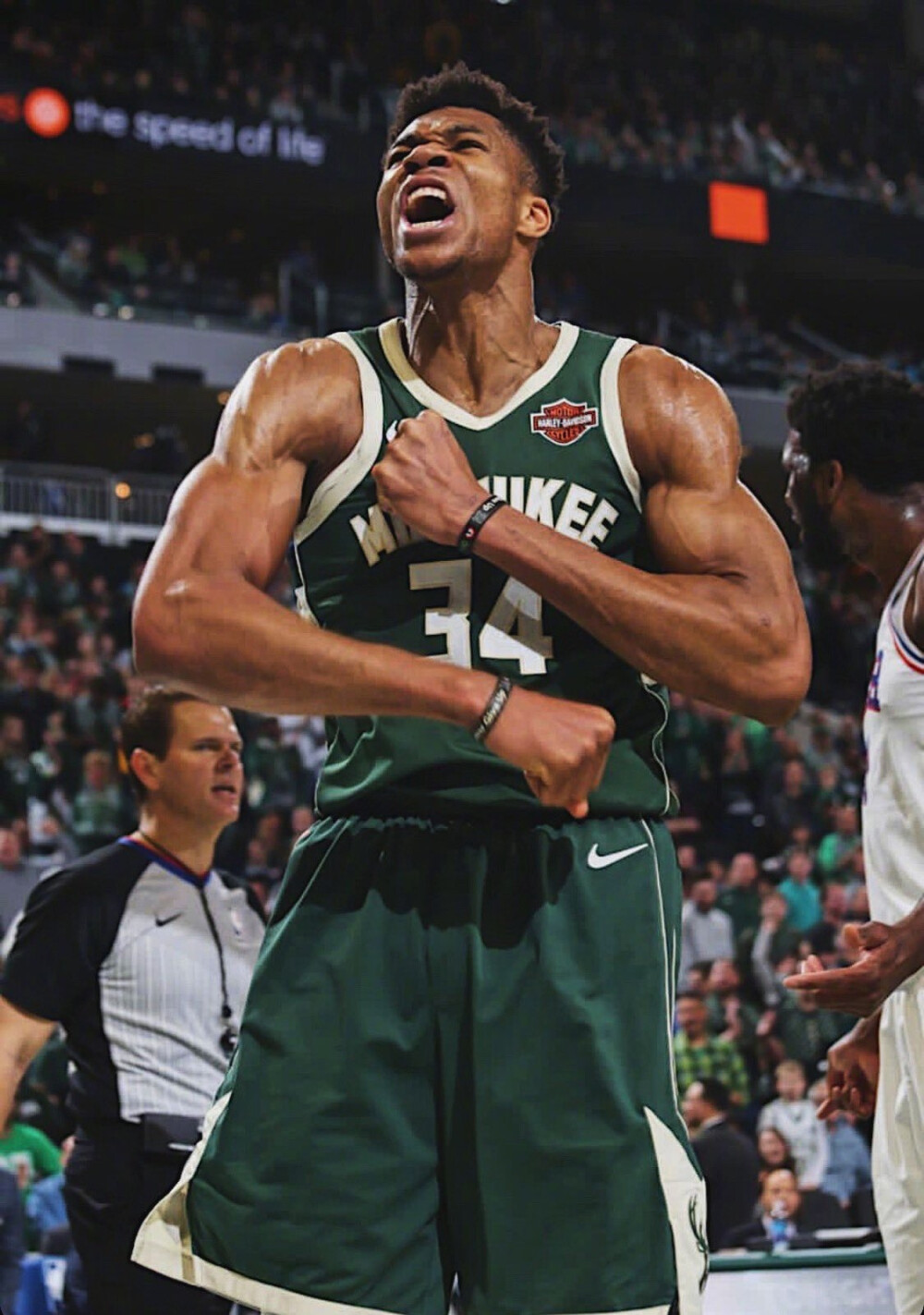 图拉姆：大家都说国米更强，但米兰有优秀球员和最强门将之一（图拉姆：外界普遍看好国米更强，但米兰同样拥有出色球员与足坛顶尖门将之一）