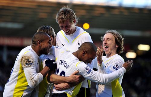 西甲官方：球员将戴紫色袖标参赛以支持国际消除对妇女暴力日（西甲官宣：球员佩戴紫色袖标出战，支持国际消除对妇女暴力日）