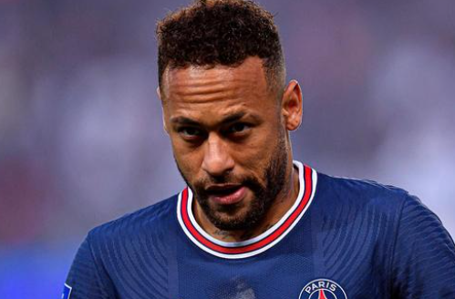 孔帕尼：卡尔能否和梅西相比？我们只想让他成为最好的卡尔（孔帕尼：别拿卡尔和梅西比较，我们只希望他做最好的卡尔）